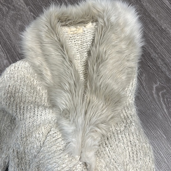 ANTHROPOLOGIE Sleeping On Snow Fluffy Faux Fur Cardigan Size Medium✨ - Picture 8 of 11